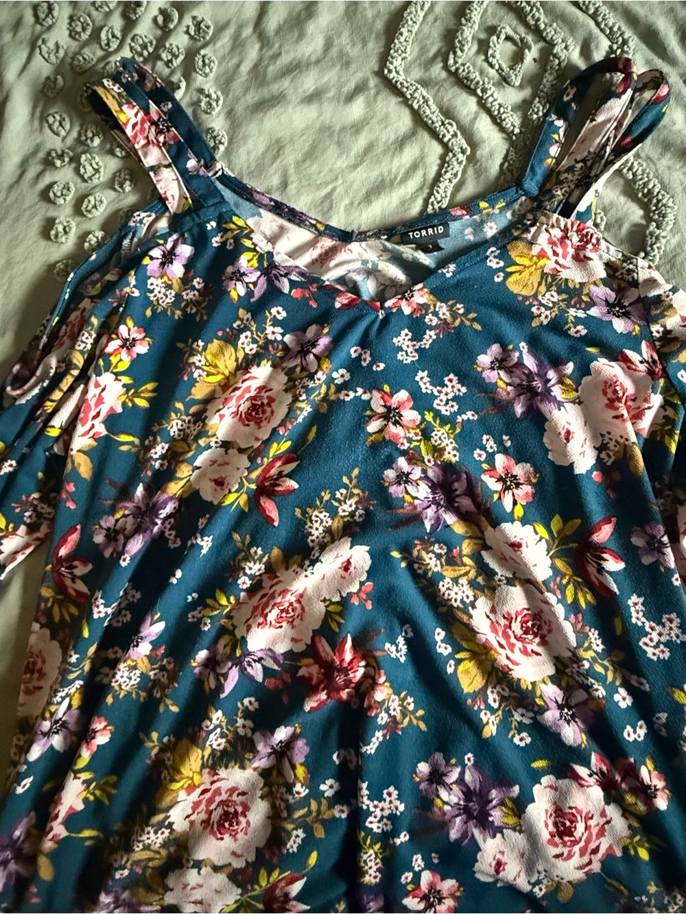 Torrid Size 3 Floral Cold Shoulder Top